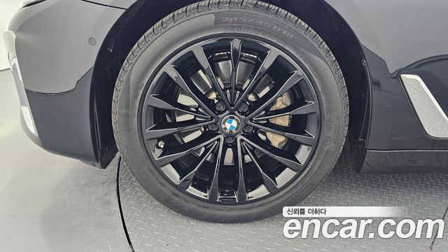 BMW 5-Series 530i Luxury
