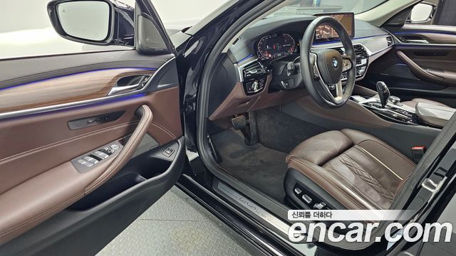 BMW 5-Series 530i Luxury