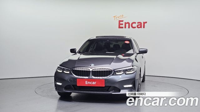 BMW 3-Series 320i