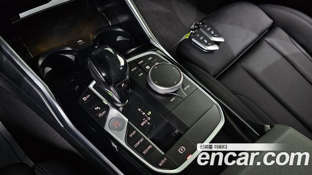 BMW 3-Series 320i