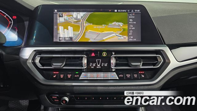 BMW 3-Series 320i