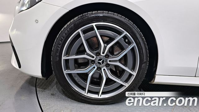 Mercedes-Benz E-Class E220d 4MATIC AMG Line