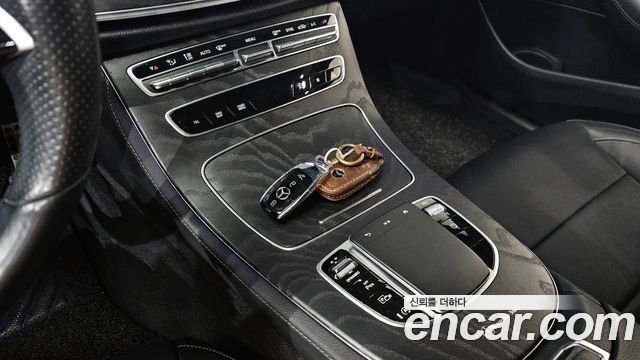 Mercedes-Benz E-Class E220d 4MATIC AMG Line