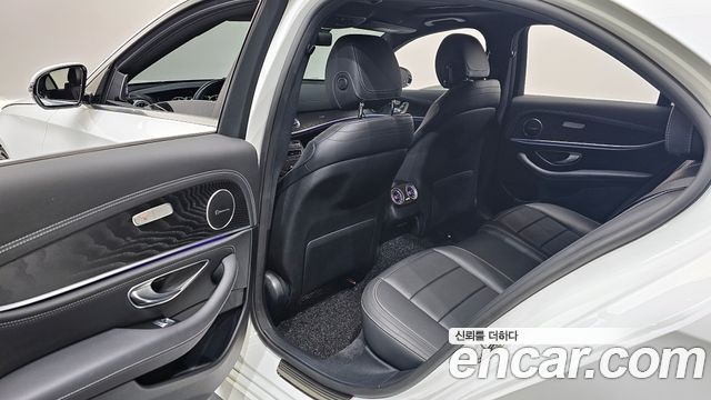 Mercedes-Benz E-Class E220d 4MATIC AMG Line