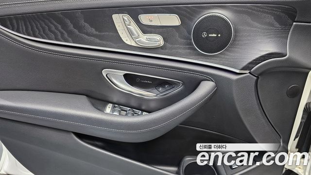 Mercedes-Benz E-Class E220d 4MATIC AMG Line