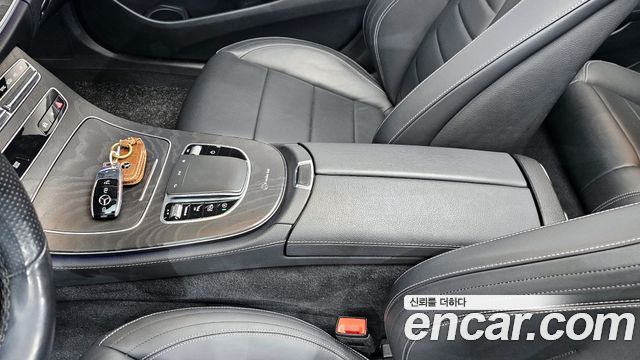 Mercedes-Benz E-Class E220d 4MATIC AMG Line