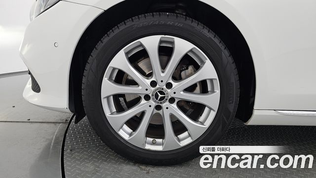 Mercedes-Benz E-Class E220d Avantgarde