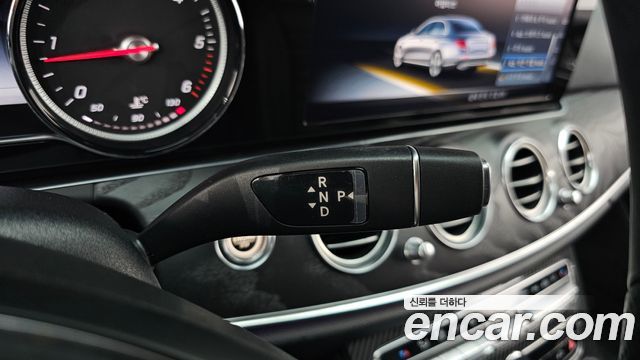 Mercedes-Benz E-Class E220d Avantgarde