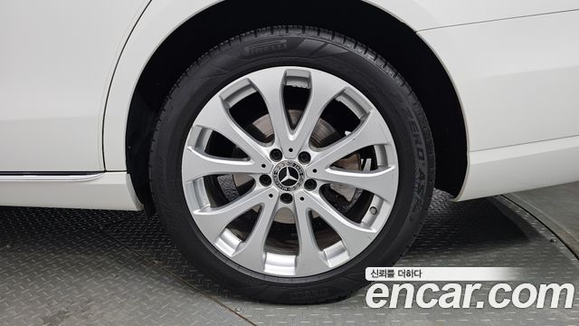 Mercedes-Benz E-Class E220d Avantgarde