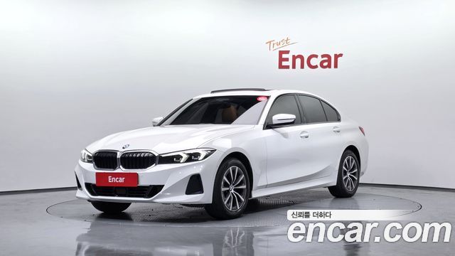 BMW 3-Series 320i