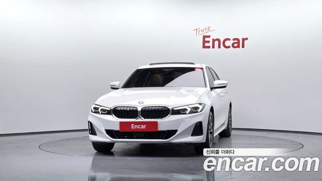 BMW 3-Series 320i