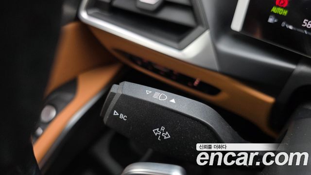 BMW 3-Series 320i