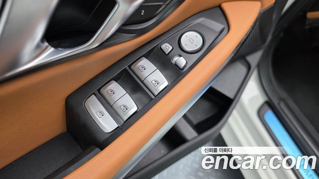 BMW 3-Series 320i