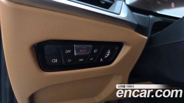 BMW 3-Series 320i