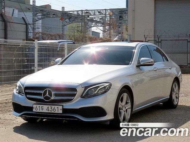 Mercedes-Benz E-Class W213 E220d Avantgarde