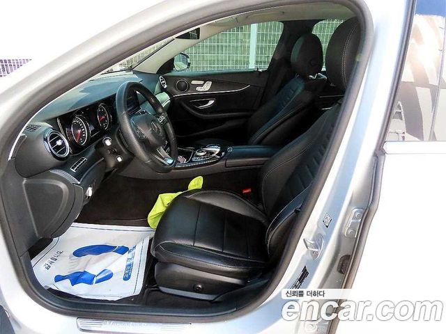 Mercedes-Benz E-Class W213 E220d Avantgarde