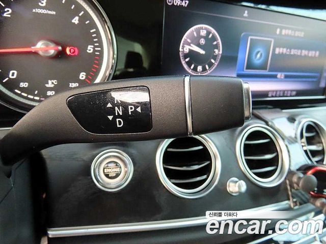 Mercedes-Benz E-Class W213 E220d Avantgarde