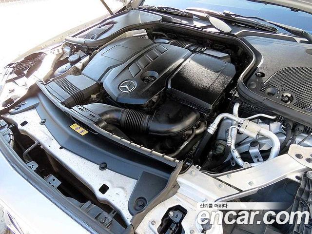 Mercedes-Benz E-Class W213 E220d Avantgarde