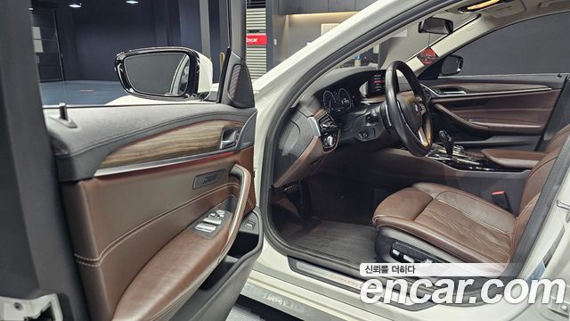 BMW 5-Series 530i Luxury Plus