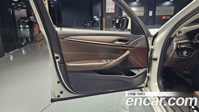 BMW 5-Series 530i Luxury Plus