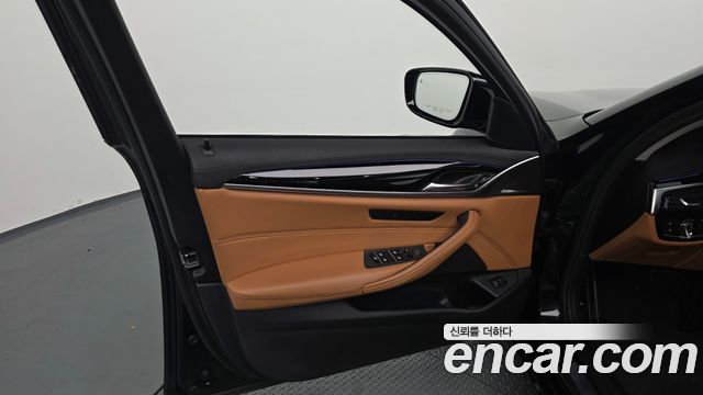 BMW 5-Series 520d Luxury Special Edition