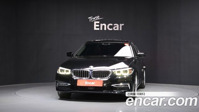BMW 5-Series 520i Luxury