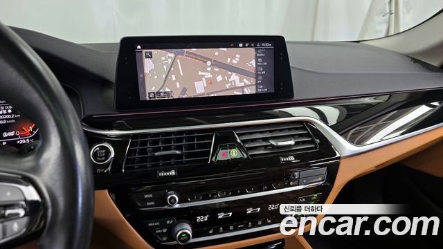 BMW 5-Series 520i Luxury