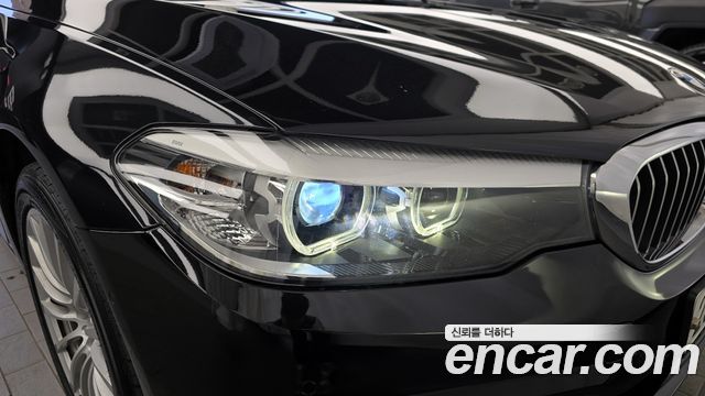 BMW 5-Series 520i Luxury