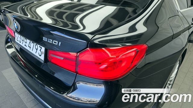 BMW 5-Series 520i Luxury