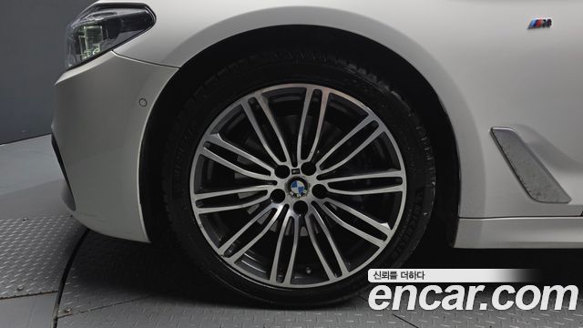BMW 5-Series 530d M Sport Package