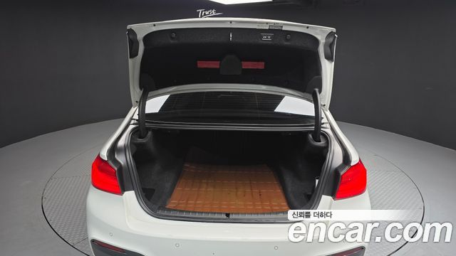 BMW 5-Series 530d M Sport Package