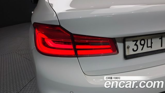 BMW 5-Series 530d M Sport Package