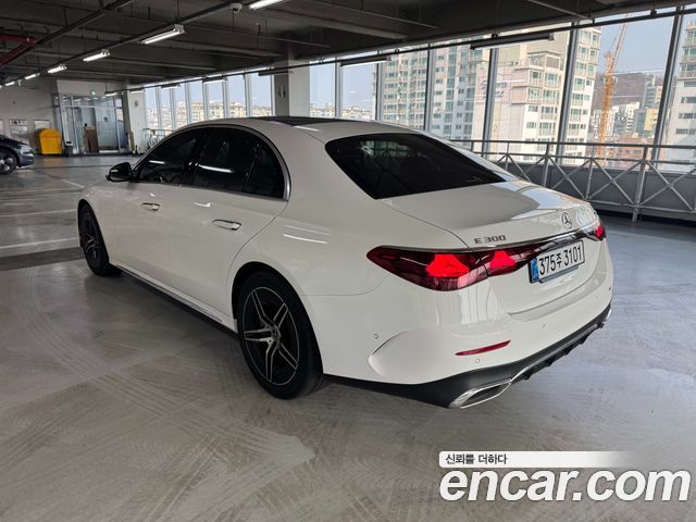Mercedes-Benz E-Class E300 4MATIC AMG Line