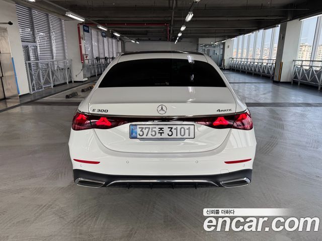Mercedes-Benz E-Class E300 4MATIC AMG Line
