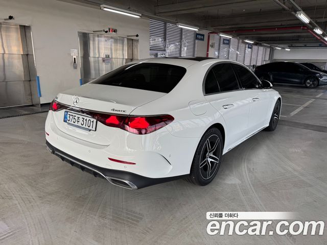 Mercedes-Benz E-Class E300 4MATIC AMG Line