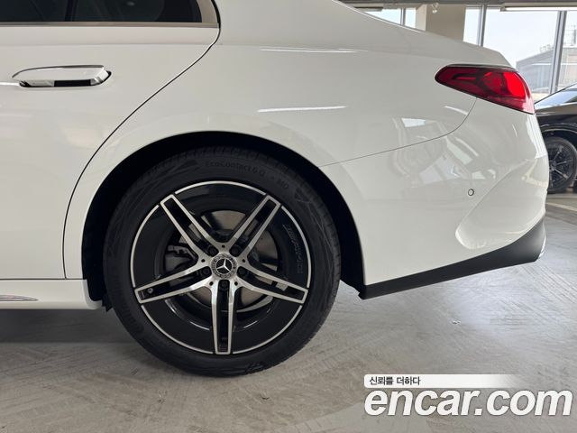 Mercedes-Benz E-Class E300 4MATIC AMG Line