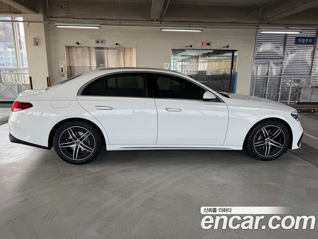 Mercedes-Benz E-Class E300 4MATIC AMG Line