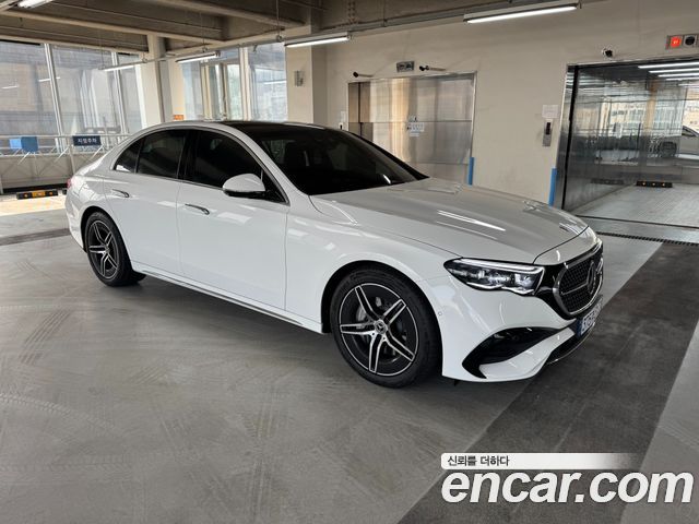 Mercedes-Benz E-Class E300 4MATIC AMG Line