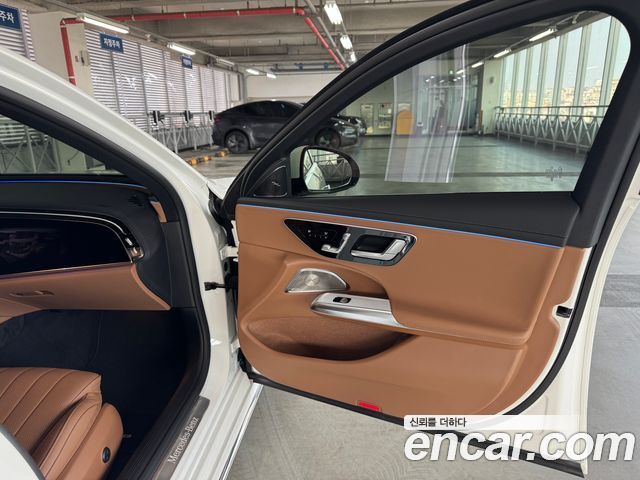 Mercedes-Benz E-Class E300 4MATIC AMG Line