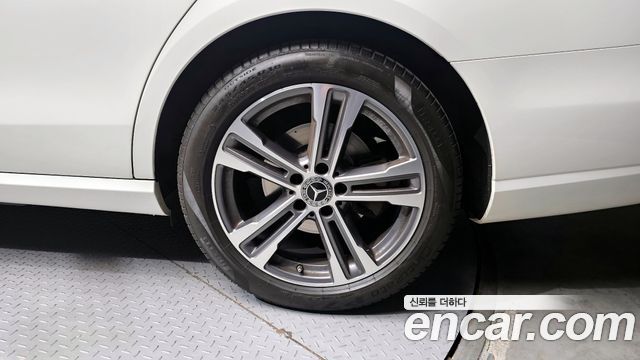 Mercedes-Benz E-Class E250 Avantgarde