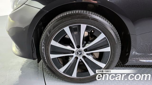 Mercedes-Benz E-Class E300e Exclusive