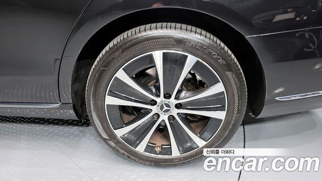Mercedes-Benz E-Class E300e Exclusive