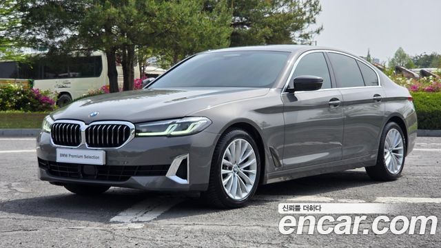 BMW 5-Series 520i Luxury