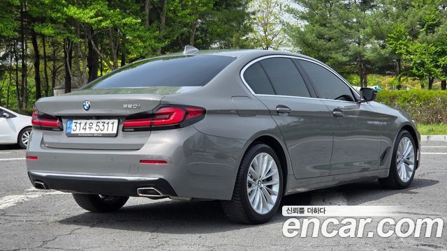 BMW 5-Series 520i Luxury