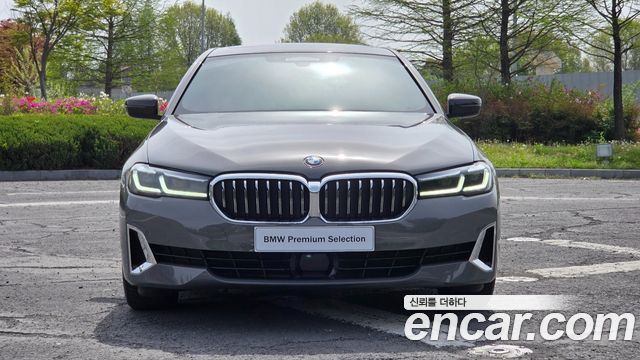 BMW 5-Series 520i Luxury