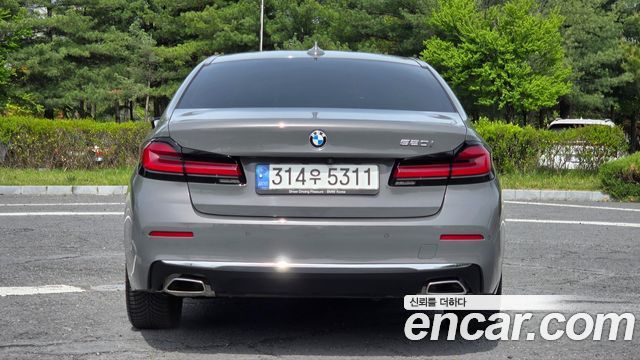 BMW 5-Series 520i Luxury