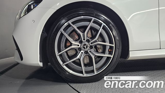 Mercedes-Benz E-Class E220d 4MATIC AMG Line