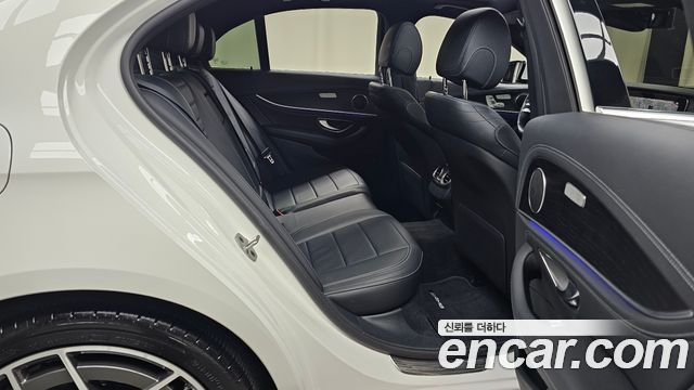 Mercedes-Benz E-Class E220d 4MATIC AMG Line