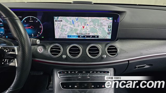 Mercedes-Benz E-Class E220d 4MATIC AMG Line