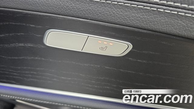 Mercedes-Benz E-Class E220d 4MATIC AMG Line